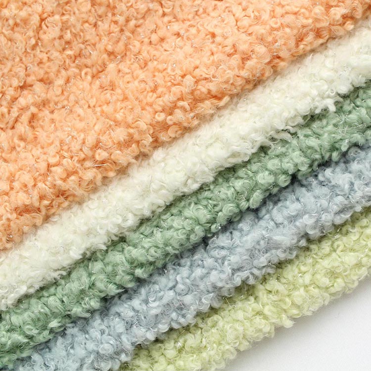 ເປັນຫຍັງຜ້າ woolen ທີ່ກໍານົດໃຫ້ກາຍເປັນຜ້າທີ່ເລືອກໃນການເລືອກເຄື່ອງແຕ່ງກາຍແລະພາຍໃນທີ່ນິຍົມ?